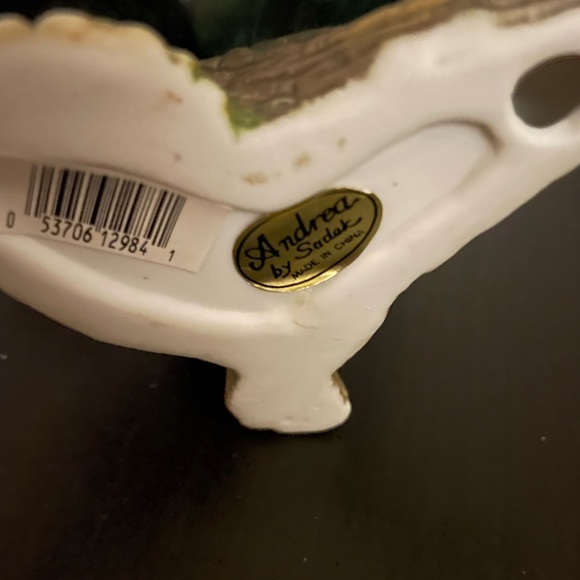 Beautiful Pansy porcelain sculpture - Picture 6 of 6